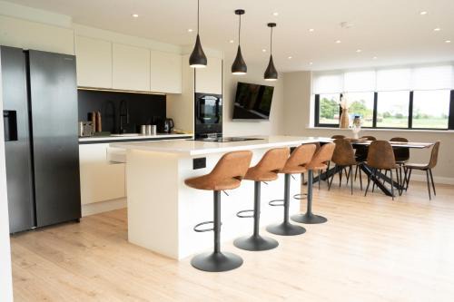 Potter Brompton House | Wold View