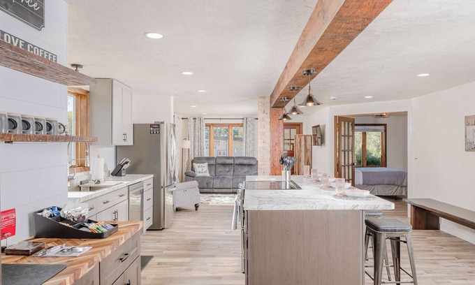 Fremont House | Wolf River Retreat - Sleeps 14