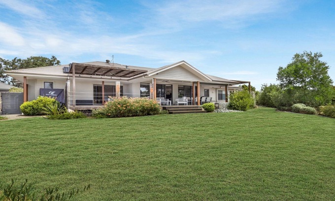 Pokolbin House | WOMBAT LODGE - THE VINTAGE HOLIDAY HOUSES