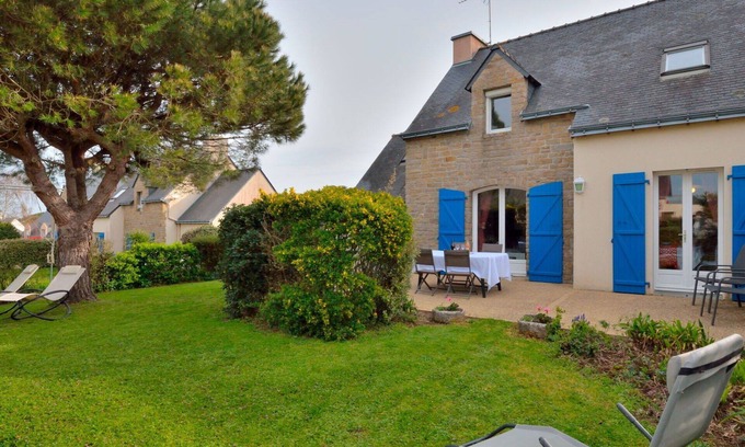 Saint-Gildas-de-Rhuys House | Wonderful villa for 4 guests with WIFI, TV, terrace, pets allowed and parking