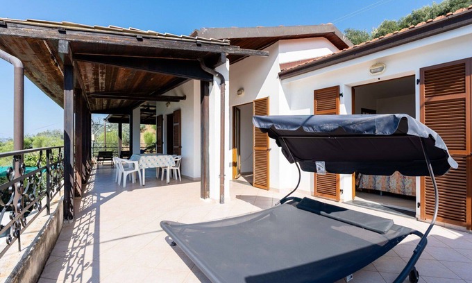 Santo Stefano al Mare Villa | Wonderful private villa for 4 people with WIFI, TV, terrace, pets allowed and parking
