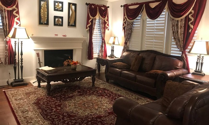 Livermore House | Wonderful 5-bedroom house with AC in charming Livermore available