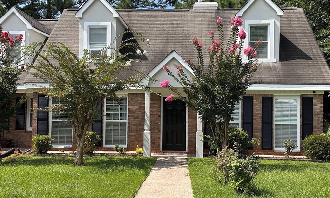 Lawrenceville House | Wonderful and Stylish Place in Lawrenceville