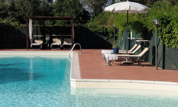 Arezzo Other | Wonderful apartment in villa with pool near Arezzo