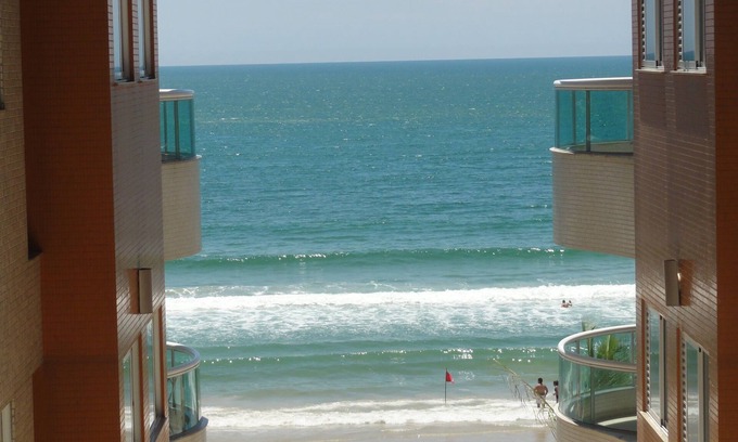 Centro Apartment | Wonderful apt facing the sea w /1 suite, + 2 rooms w /8 pers. + WI-FI