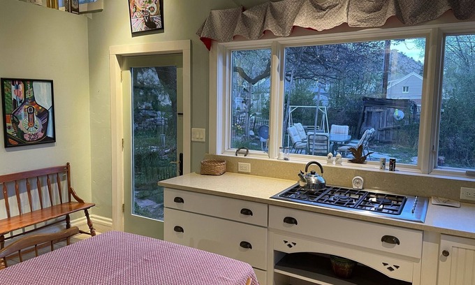 New Castle House | Wonderful family home that welcomes your family to sit and stay!