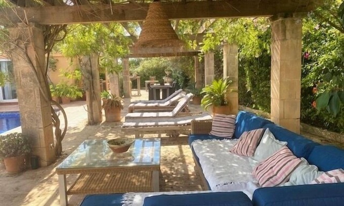 Mahon House | Wonderful family villa with outstanding views. Style rustic with flare