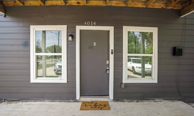 Foster Place Apartment | Wonderful Getaway in South Houston