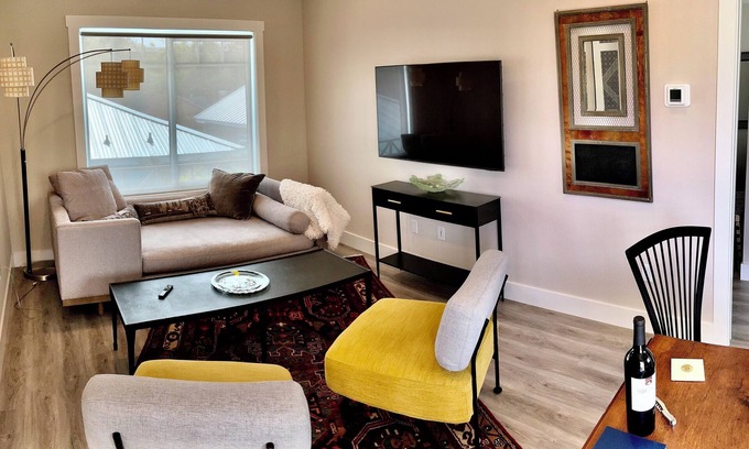 Gillespie Park Apartment | Wonderful Guest Quarters in downtown Sarasota!