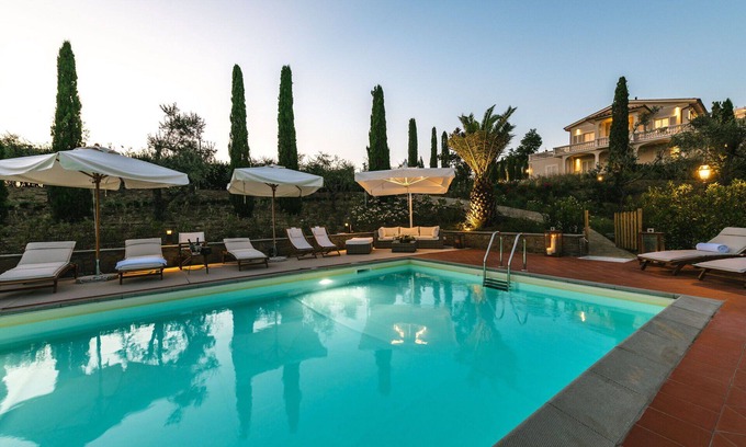 Vinci Villa | Wonderful private villa for 23 people with private pool, WIFI, A/C, TV, patio and parking
