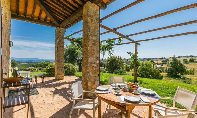 Magliano in Toscana House | Wonderful villa for 4 people with WIFI, patio, pets allowed and parking