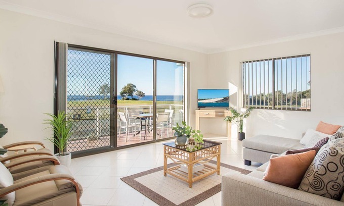 Forster Apartment | Wonderful Ocean Views from First Floor Apartment in Villa Bianca.