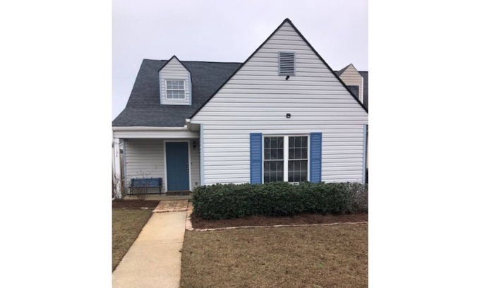 Warner Robins House | Wonderful Pet Friendly Townhouse !!!