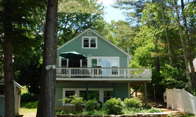 Standish Cottage | Wonderful pet-friendly waterfront home on Sebago Lake Basin in Standish