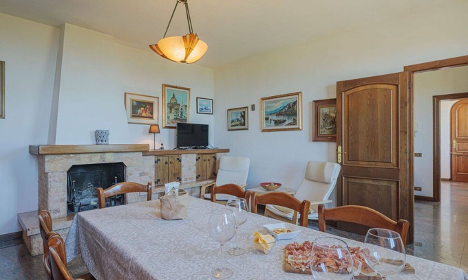 Montignoso House | Wonderful private villa for 10 guests with WIFI, TV, terrace, pets allowed and parking