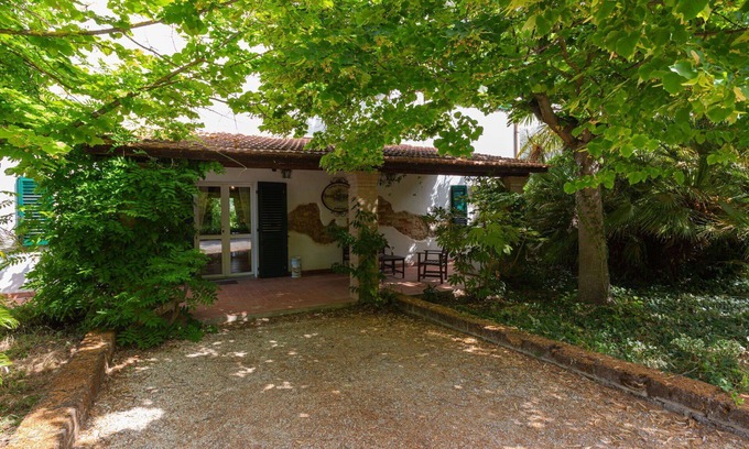 Tortoreto House | Wonderful private villa for 10 people with WIFI, private pool, TV, terrace, pets allowed and par.