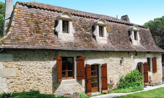 Saint-Jean-dEstissac Villa | Wonderful private villa for 6 people with private pool, WIFI, TV, pets allowed and parking