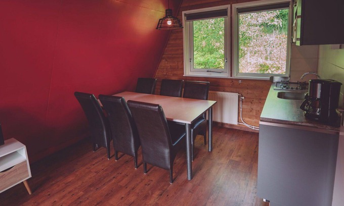 Bant House | Wonderful private villa for 6 guests with WIFI, TV, pets allowed and parking