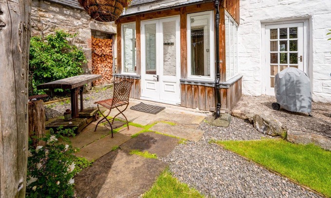 Beauly House | Wonderful private villa for 2 people with WIFI, patio, panoramic view and parking