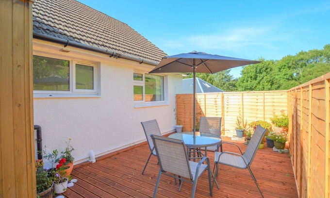 Oban House | Wonderful private villa for 8 guests with WIFI, TV, terrace, pets allowed and parking