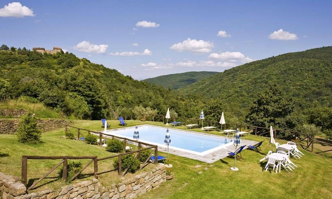 Pieve di Chio Villa | Wonderful private villa for 10 people with private pool, WIFI and TV, close to Cortona