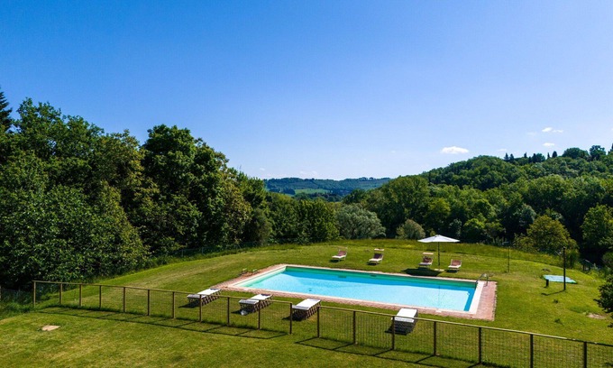 Cetona Villa | Wonderful private villa for 8 people with WIFI, private pool, TV, patio, panoramic view and park.