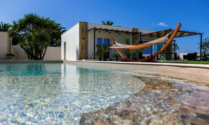 Nardo Villa | Wonderful private villa for 6 guests with A/C, private pool, WIFI, patio, pets allowed and parking