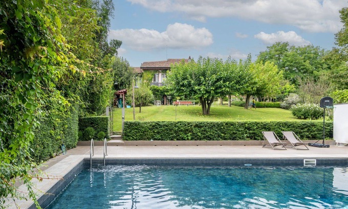 Moncalieri House | Wonderful private villa for 12 guests with A/C, WIFI, private pool, TV, patio and parking
