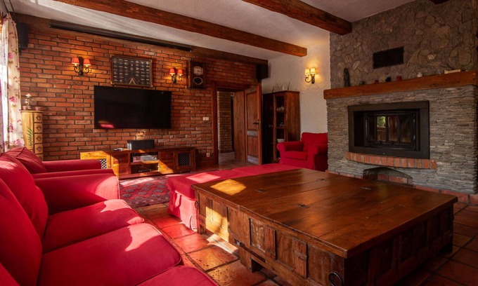 Grunwald House | Wonderful private villa with hot tub, WIFI, TV, terrace, pets allowed, panoramic view and parking