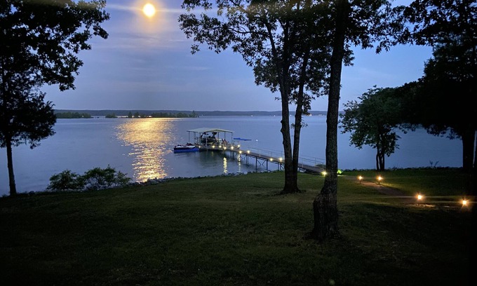 New Concord House | Wonderful Retreat On KY Lake ~ Amazing Views ~ Year Round Water ~ Private Dock