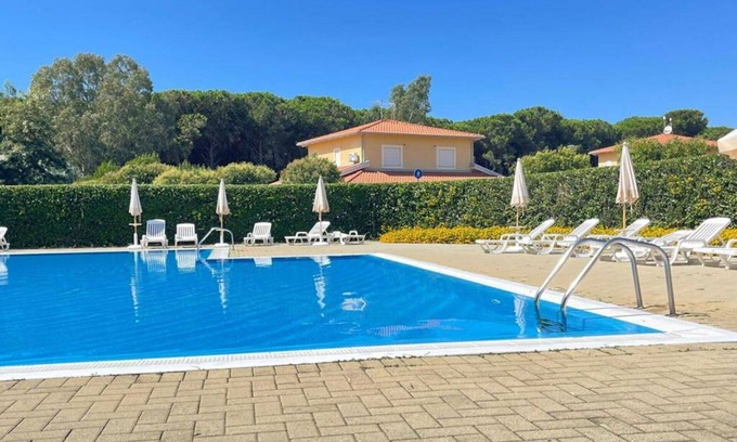 Pizzo Villa | Wonderful villa for 5 people with WIFI, pool, A/C, veranda, pets allowed and parking