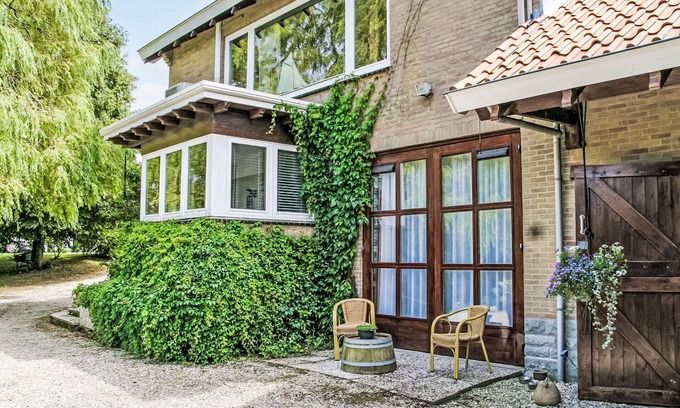 Wissenkerke Villa | Wonderful villa for 4 guests with WIFI, TV, terrace, pets allowed and parking
