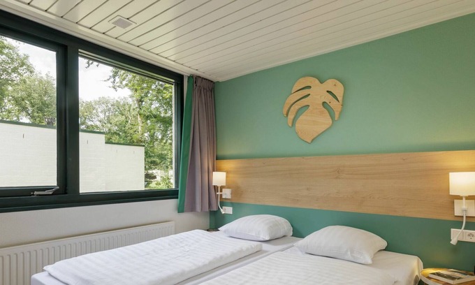 Heijen House | Wonderful villa for 6 guests with WIFI, pool, TV, terrace and parking