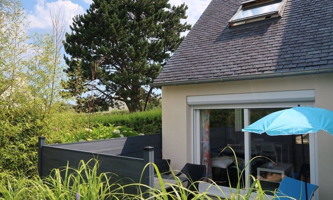 Locquirec House | Wonderful villa for 3 guests with WIFI, TV, patio and pets allowed