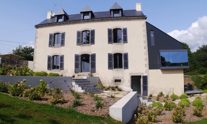 Clohars-Carnoet Villa | Wonderfully restored manoir with sea view, fireplace, sauna and free WiFi