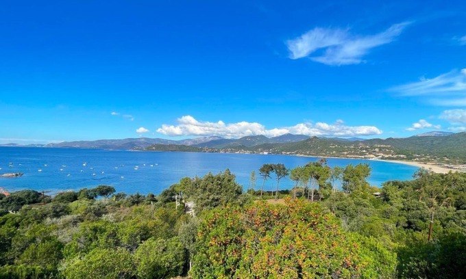 Corse-du-Sud Villa | Woning In Calcatoggio Panoramisch Uitzicht op zee en Bergen. Zandstand 200 m