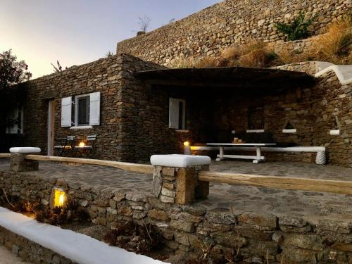 Faros Armenistis House | Wood and Stone