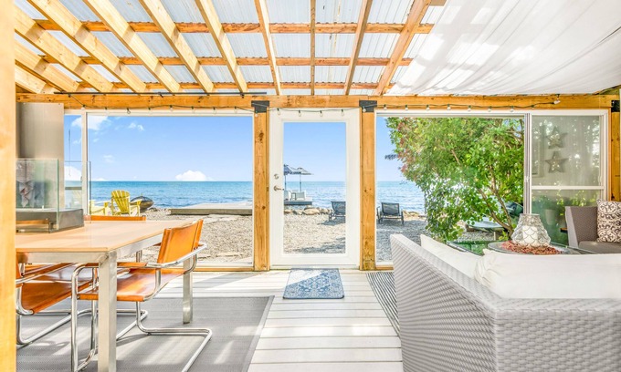 Ramara Cottage | Wood fired Hot Tub- Lakeside Cottage compound