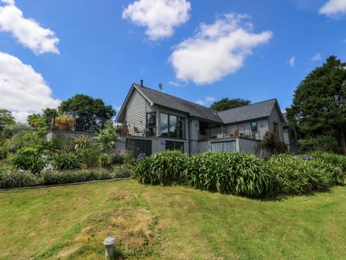 Helford House | Wood Meadow