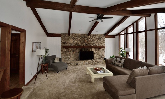 Colgate House | Wooded Retreat on Wildwood- Mid Century Modern!