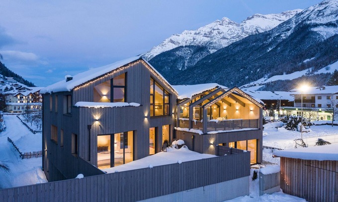 Neustift Im Stubaital House | Wooden holiday home with modern architecture for larger families and groups