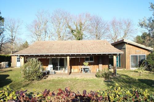 Hourtin Port House | Wooden house by the sea