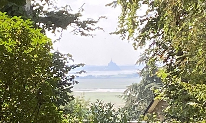 Le Val-Saint-Pere House | Wooden house overlooking Mont Saint Michel
