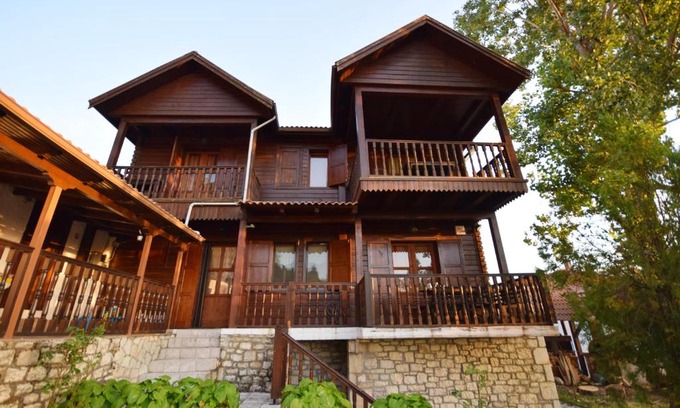 Raftis Ski Chalet | WOODEN IN WOODS