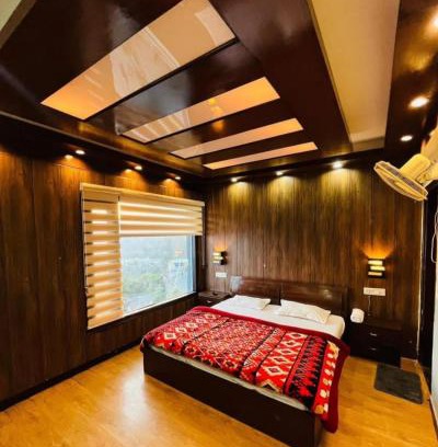 The Mall Road Apartment | Woodfins Stay