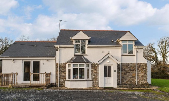 Kidwelly House | Woodland Cottage