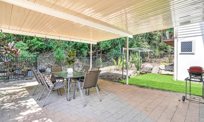 Aeroglen Apartment | Woodland Retreat - Lower Haven