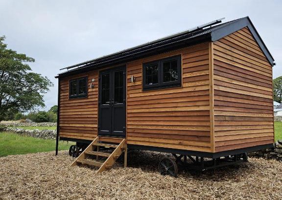 Brynrefail Cabin | Woodland Shephards Hut - 'Aristocrat'