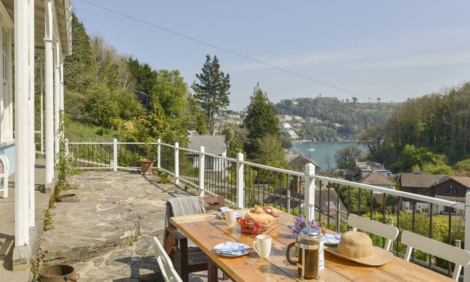 Dartmouth Cottage | WOODLANDS, pet friendly, with open fire in Dartmouth