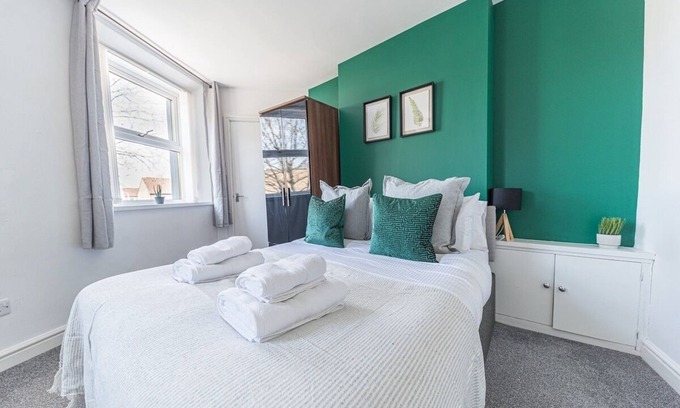 Egremont House | Woodman House- 7 Bed House